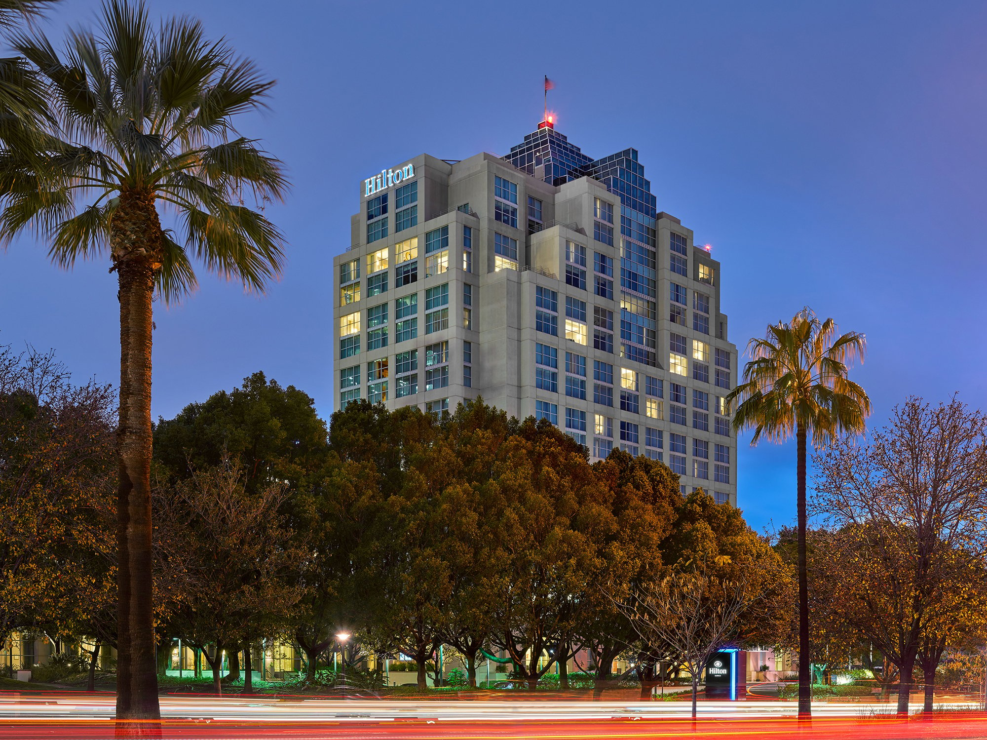 Hilton Los Angeles North/ Glendale & Executive Meeting Center